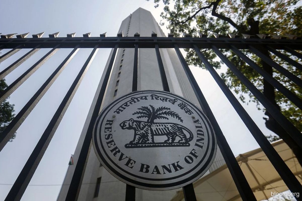 India keeps key rate steady as US trade deal boosts outlook